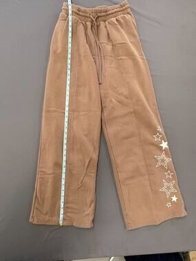 Tan With Fleece Star Loose Fit Wide Leg Women’s Sweatpants Size Medium
